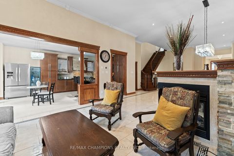 Photo 10 at 96 Wardlaw Place, Vellore Village, Vaughan