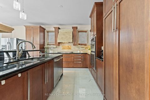 Photo 14 at 96 Wardlaw Place, Vellore Village, Vaughan
