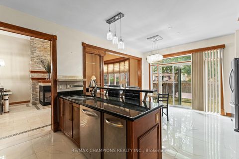 Photo 16 at 96 Wardlaw Place, Vellore Village, Vaughan