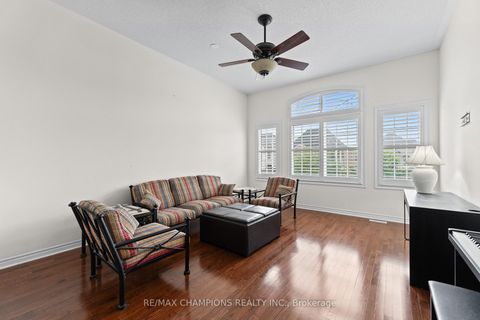 Photo 23 at 96 Wardlaw Place, Vellore Village, Vaughan