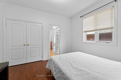 Photo 39 at 96 Wardlaw Place, Vellore Village, Vaughan