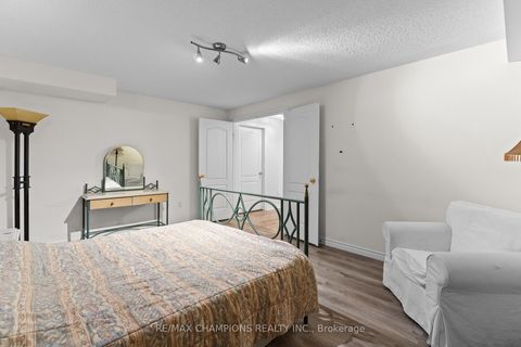 Photo 47 at 96 Wardlaw Place, Vellore Village, Vaughan