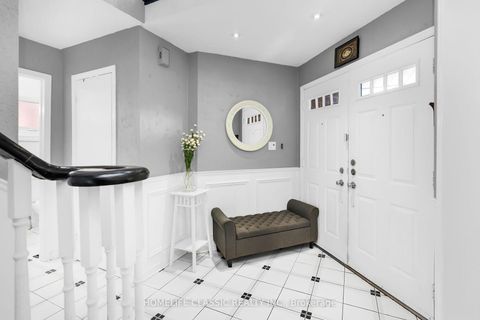 Photo 3 at 72 Gayla Street, Brownridge, Vaughan