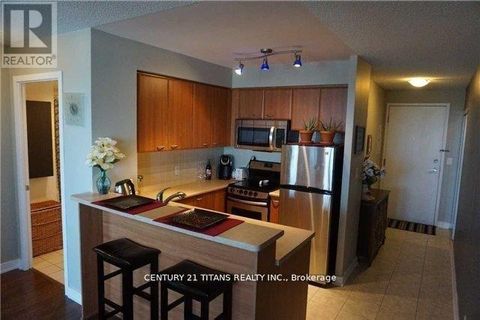 Photo 2 at 2015 - 36 Lee Centre Drive E, Woburn, Toronto