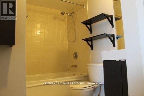 Photo 3 at 2015 - 36 Lee Centre Drive E, Woburn, Toronto