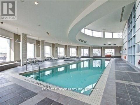 Photo 8 at 2015 - 36 Lee Centre Drive E, Woburn, Toronto