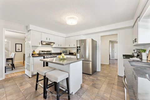 Photo 10 at 25 Strawberry Hills Drive, Milliken, Toronto