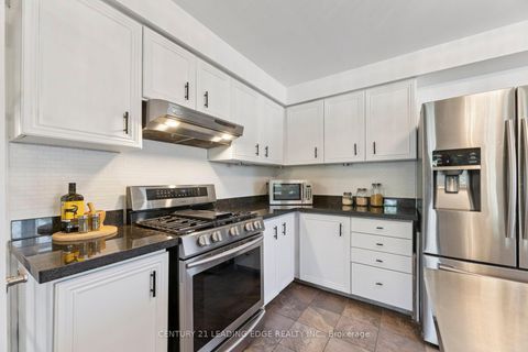 Photo 12 at 25 Strawberry Hills Drive, Milliken, Toronto