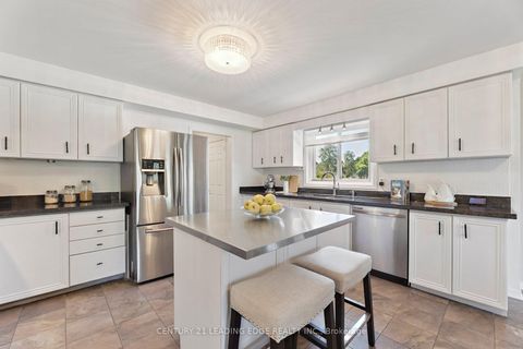 Photo 15 at 25 Strawberry Hills Drive, Milliken, Toronto