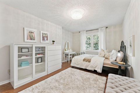 Photo 32 at 25 Strawberry Hills Drive, Milliken, Toronto