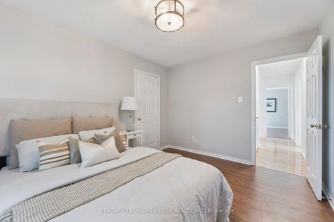 Photo 35 at 25 Strawberry Hills Drive, Milliken, Toronto