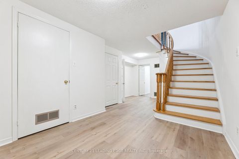 Photo 36 at 25 Strawberry Hills Drive, Milliken, Toronto
