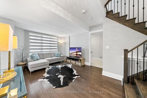 Photo 11 at 15 Carrville Woods Circle, Patterson, Vaughan
