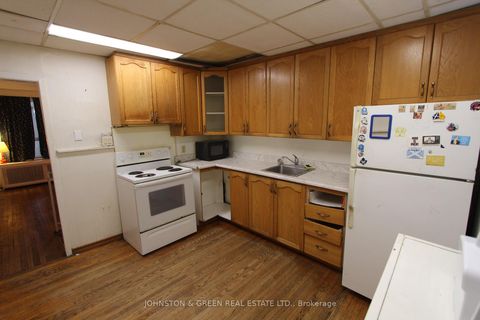 Photo 7 at 799 Sammon Avenue, East York, Toronto