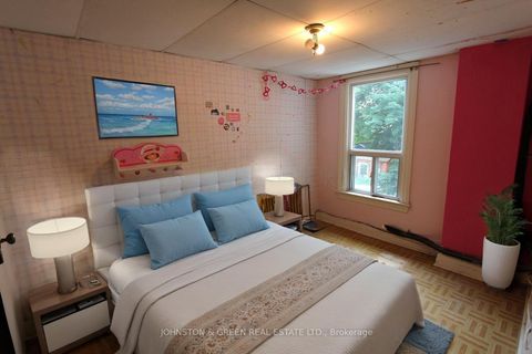 Photo 15 at 799 Sammon Avenue, East York, Toronto