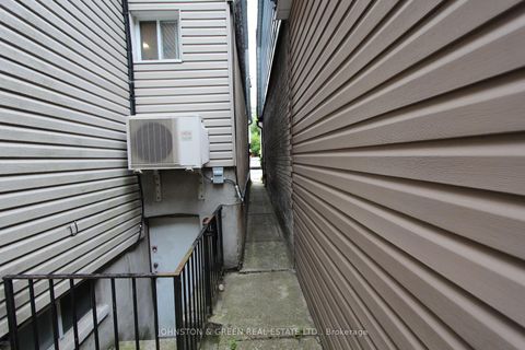Photo 18 at 799 Sammon Avenue, East York, Toronto