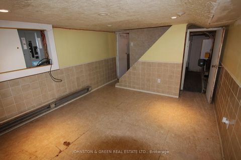 Photo 20 at 799 Sammon Avenue, East York, Toronto