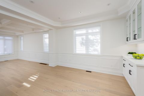 Photo 4 at 39 B Gort Avenue, Alderwood, Toronto