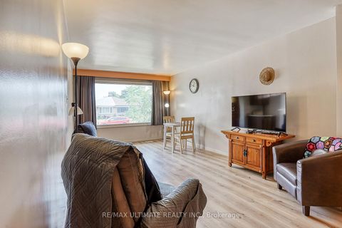 Photo 11 at 64 RUSHLEY Drive, Bendale, Toronto