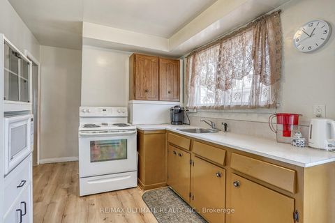 Photo 15 at 64 RUSHLEY Drive, Bendale, Toronto