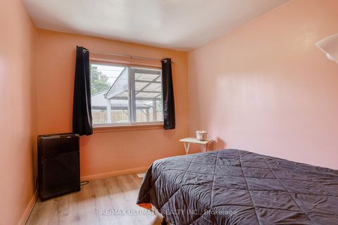 Photo 23 at 64 RUSHLEY Drive, Bendale, Toronto