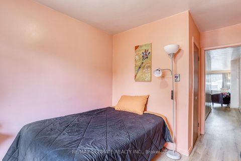 Photo 24 at 64 RUSHLEY Drive, Bendale, Toronto