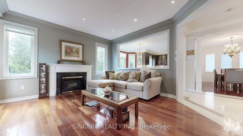 Photo 10 at 85 Silver Linden Drive, Langstaff, Richmond Hill