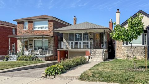 Photo 2 at 14 Little Boulevard, Belgravia, Toronto
