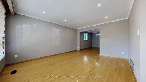 Photo 5 at 14 Little Boulevard, Belgravia, Toronto