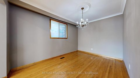Photo 11 at 14 Little Boulevard, Belgravia, Toronto