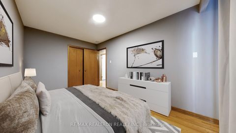 Photo 21 at 14 Little Boulevard, Belgravia, Toronto