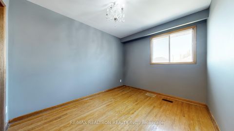 Photo 24 at 14 Little Boulevard, Belgravia, Toronto