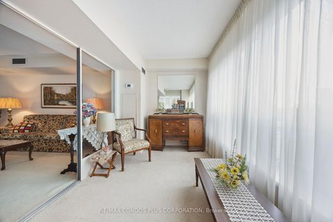Photo 4 at 902 - 62 Wellesley Street W, Bay Street Corridor, Toronto