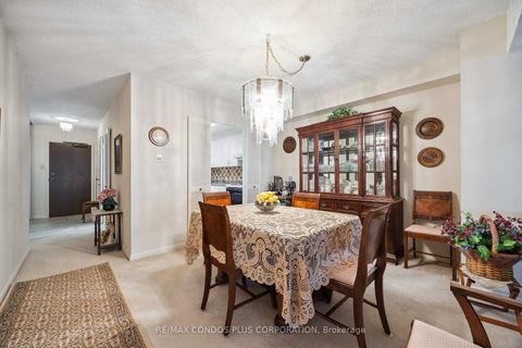 Photo 7 at 902 - 62 Wellesley Street W, Bay Street Corridor, Toronto Photo 7 at 902 - 62 Wellesley Street W, Bay Street Corridor, Toronto