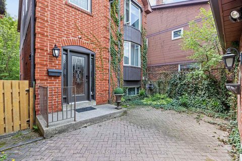 Photo 2 at 93 North Meadow Crescent, Yorkhill, Vaughan