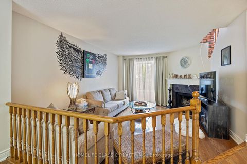 Photo 7 at 93 North Meadow Crescent, Yorkhill, Vaughan