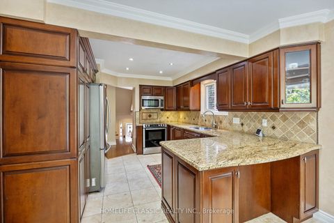 Photo 15 at 93 North Meadow Crescent, Yorkhill, Vaughan