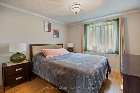Photo 25 at 93 North Meadow Crescent, Yorkhill, Vaughan