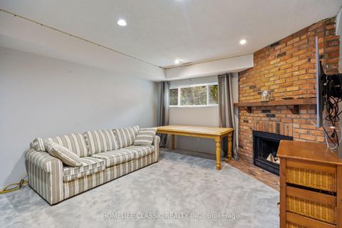 Photo 32 at 93 North Meadow Crescent, Yorkhill, Vaughan