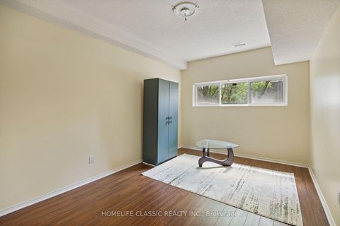 Photo 34 at 93 North Meadow Crescent, Yorkhill, Vaughan