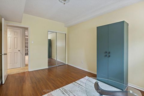 Photo 35 at 93 North Meadow Crescent, Yorkhill, Vaughan