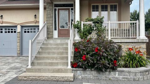 Photo 1 at 28 Countrywide Court, Patterson, Vaughan
