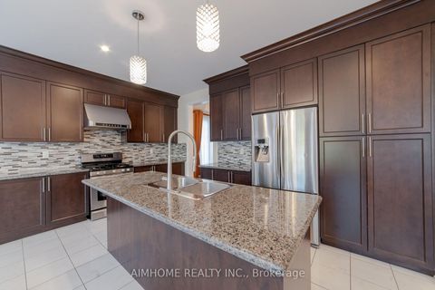 Photo 11 at 28 Countrywide Court, Patterson, Vaughan