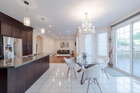 Photo 12 at 28 Countrywide Court, Patterson, Vaughan