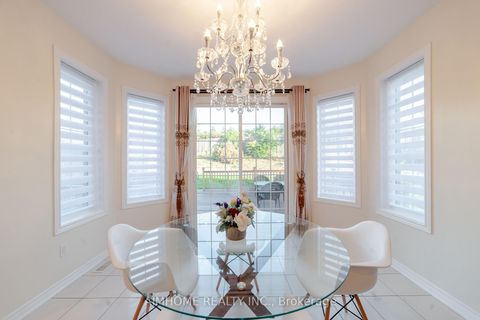 Photo 15 at 28 Countrywide Court, Patterson, Vaughan