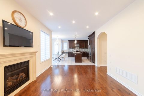 Photo 20 at 28 Countrywide Court, Patterson, Vaughan