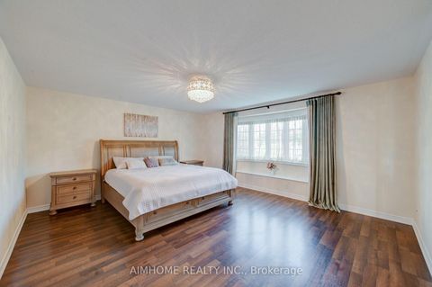 Photo 30 at 28 Countrywide Court, Patterson, Vaughan