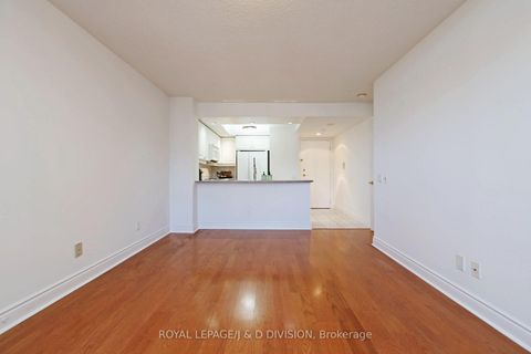 Photo 8 at 923 - 15 Northtown Way, Willowdale East, Toronto