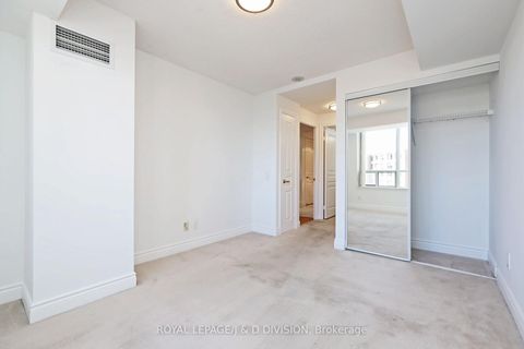 Photo 11 at 923 - 15 Northtown Way, Willowdale East, Toronto