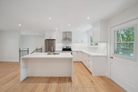 Photo 8 at 521 Grand Boulevard, FA Falgarwood, Oakville